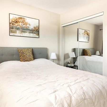 Entire 2 Bedroom Apartment Downtown - U3 Waterloo Zewnętrze zdjęcie