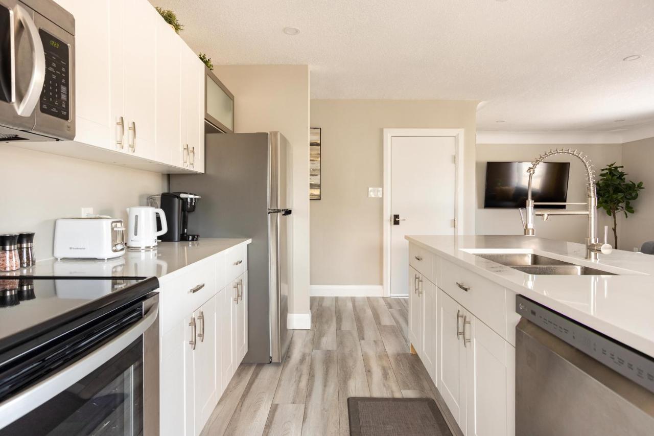 Entire 2 Bedroom Apartment Downtown - U3 Waterloo Zewnętrze zdjęcie