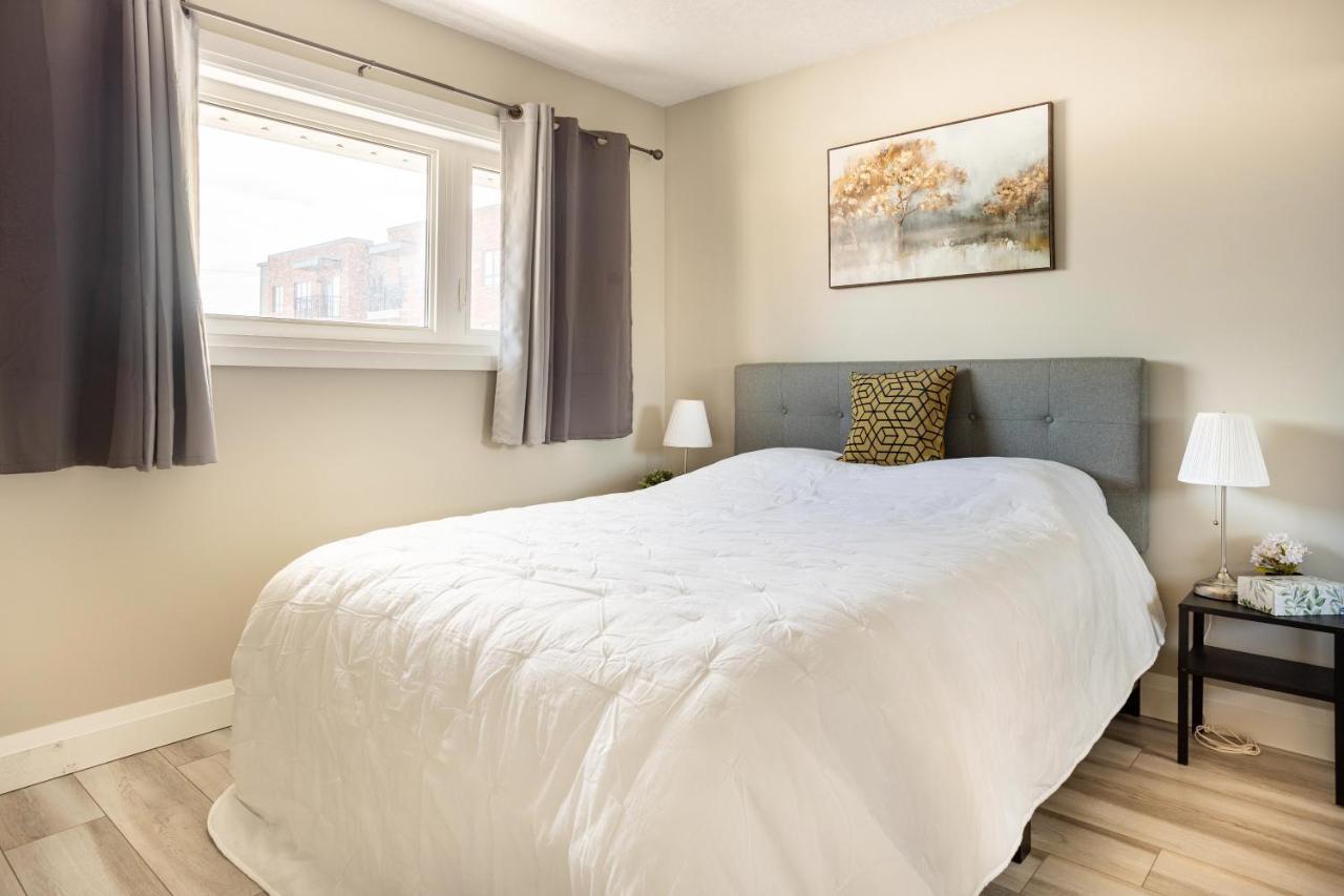 Entire 2 Bedroom Apartment Downtown - U3 Waterloo Zewnętrze zdjęcie