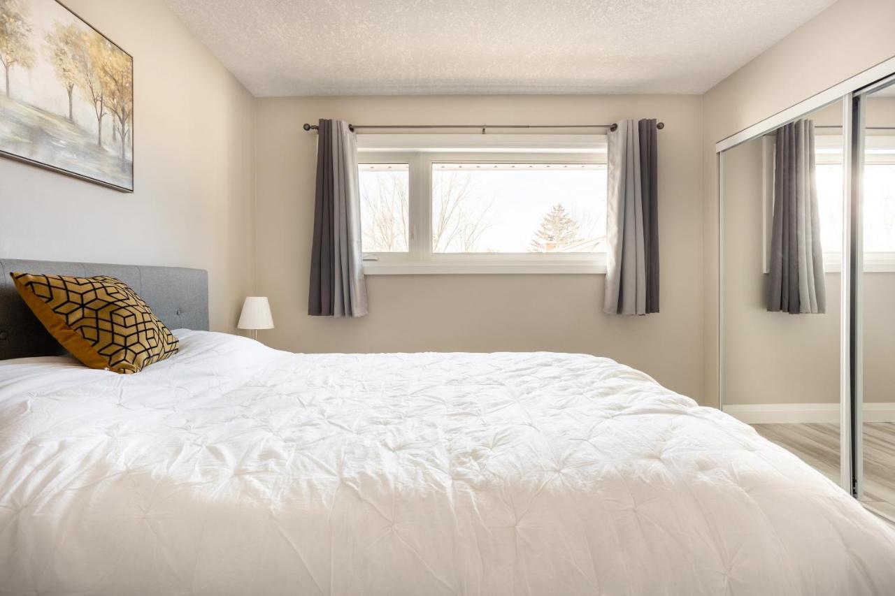 Entire 2 Bedroom Apartment Downtown - U3 Waterloo Zewnętrze zdjęcie